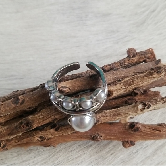 Pearl Solitaire Ring - Picture 5 of 7